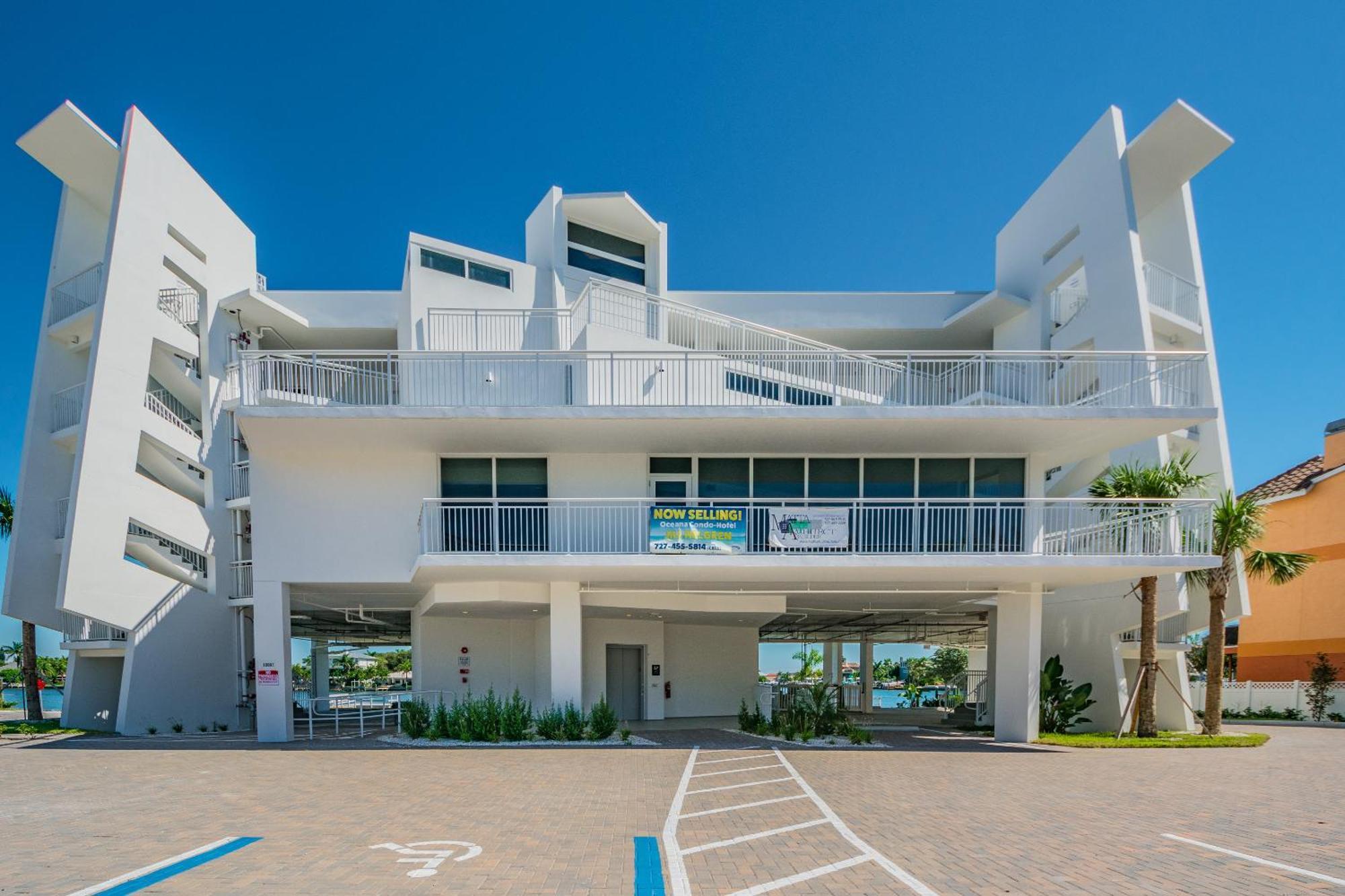 Provident Oceana Beachfront Suites St. Pete Beach Eksteriør billede