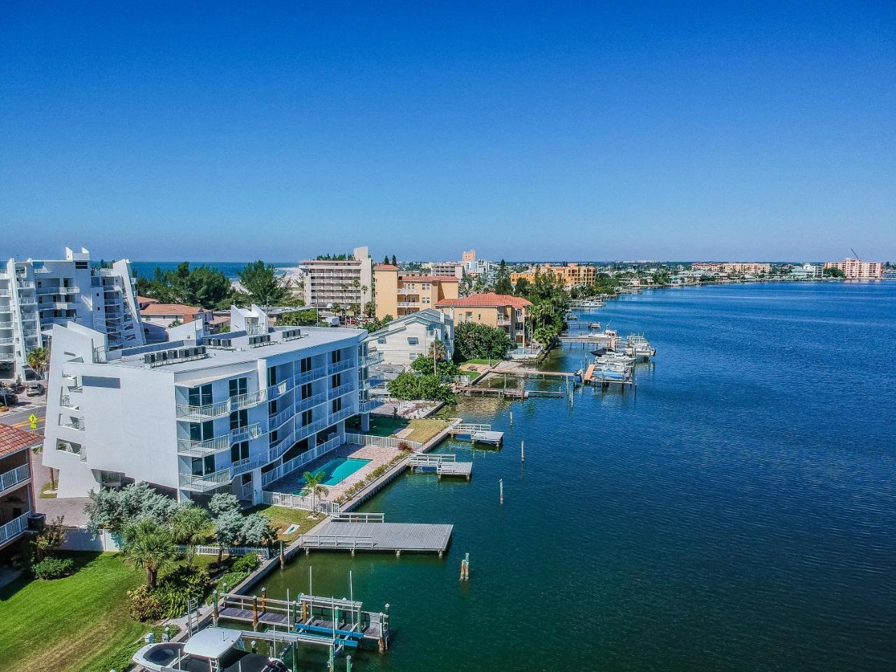 Provident Oceana Beachfront Suites St. Pete Beach Eksteriør billede